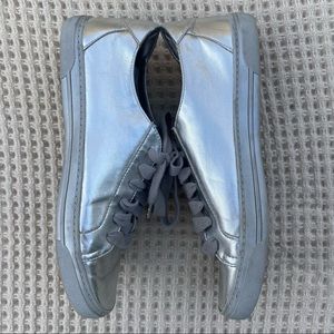 DV Sammy Silver metallic lace up sneaker size 10